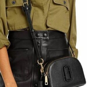 Marc Jacobs Shutter Leather Crossbody Color: BLACK /Gold